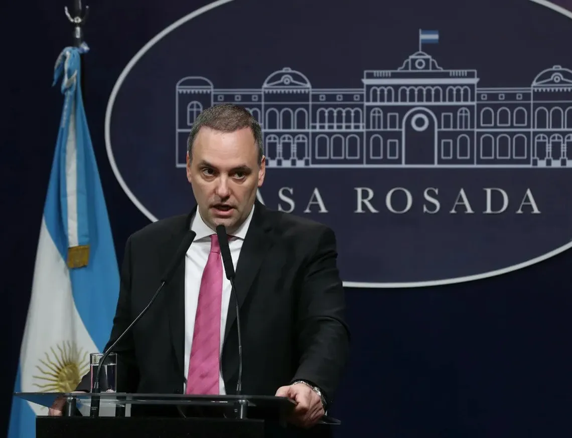 adorni-el-contenido-los-audios-es-falso