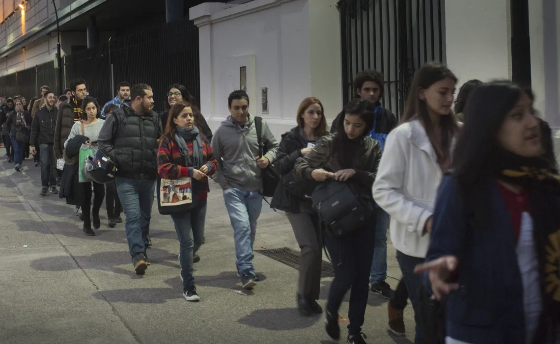 los-jovenes-son-los-principales-afectados-la-crisis-empleo-y-la-tasa-desempleo-asciende-201