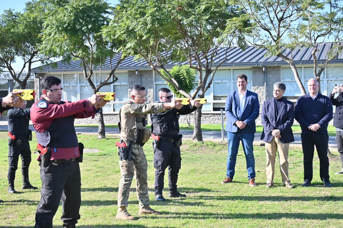 2023-07-05-eb-jm-taser-40jpg