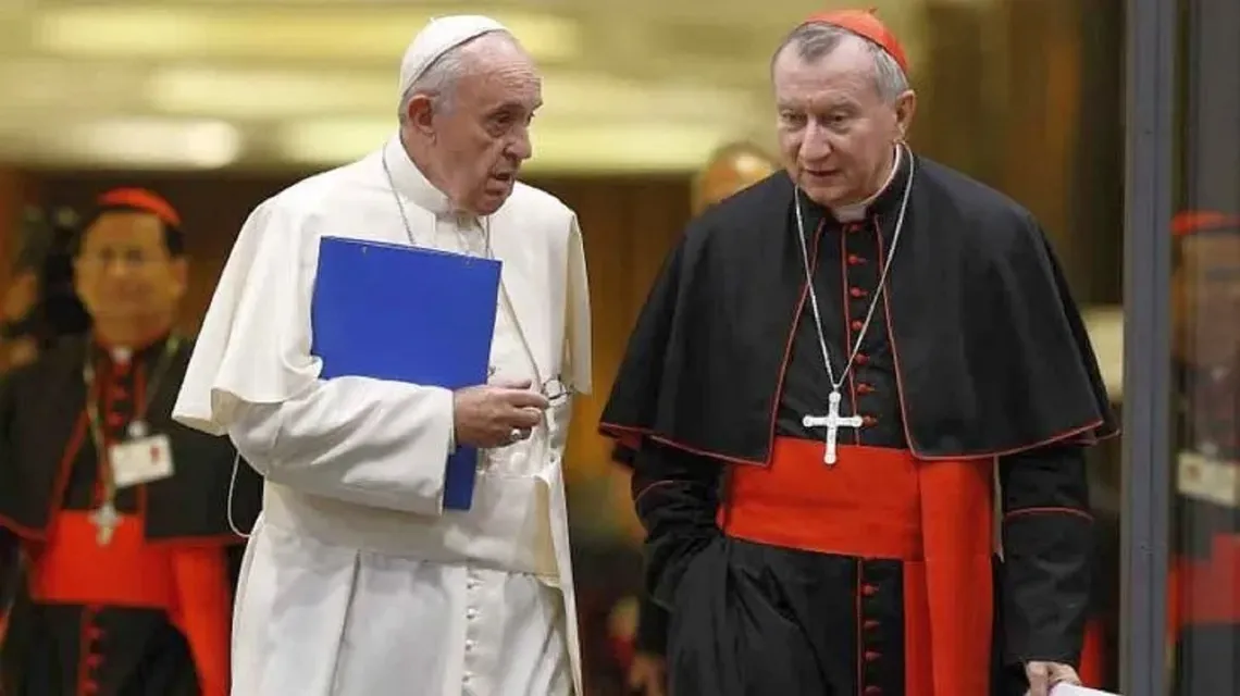 francisco-y-pietro-parolin-una-caminata-el-vaticano